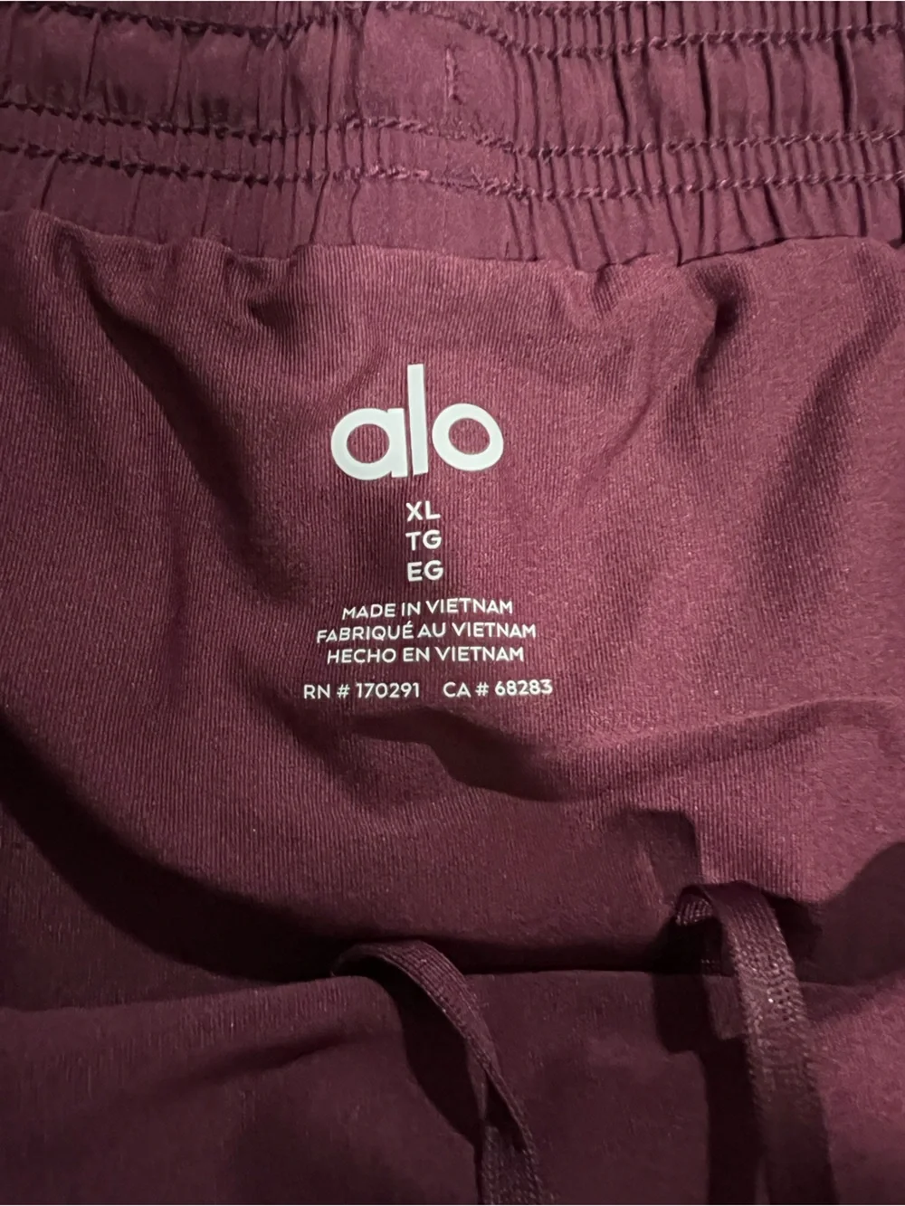 ALO Yoga Men's Athletic Shorts in Burgundy
